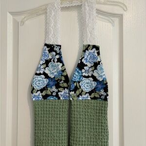 Floral Blue and Green Lace Neck Boa Towel